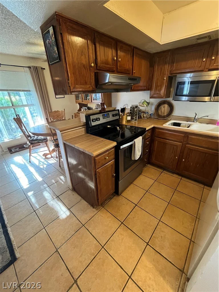 2480 Old Forge, Las Vegas, NV 89121