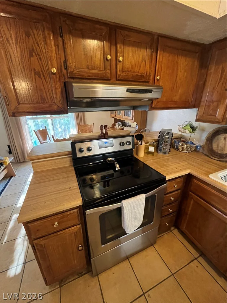 2480 Old Forge, Las Vegas, NV 89121