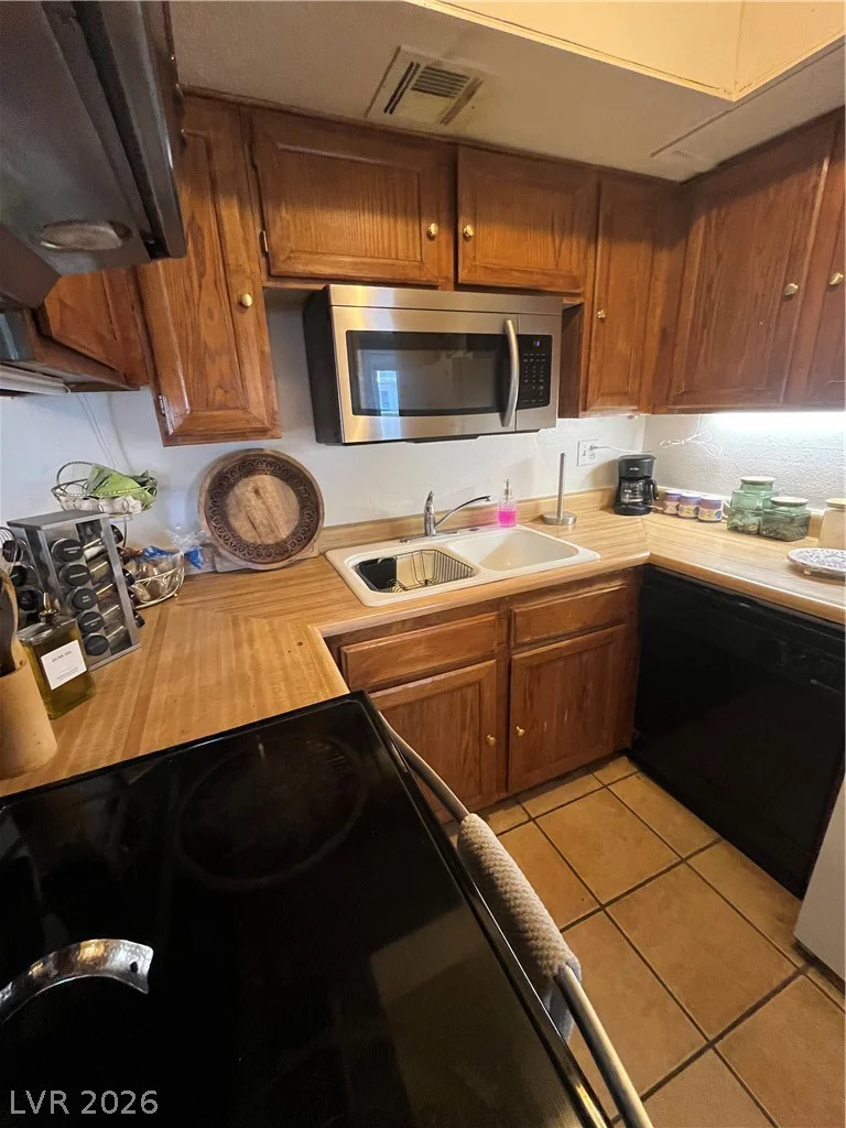 2480 Old Forge, Las Vegas, NV 89121