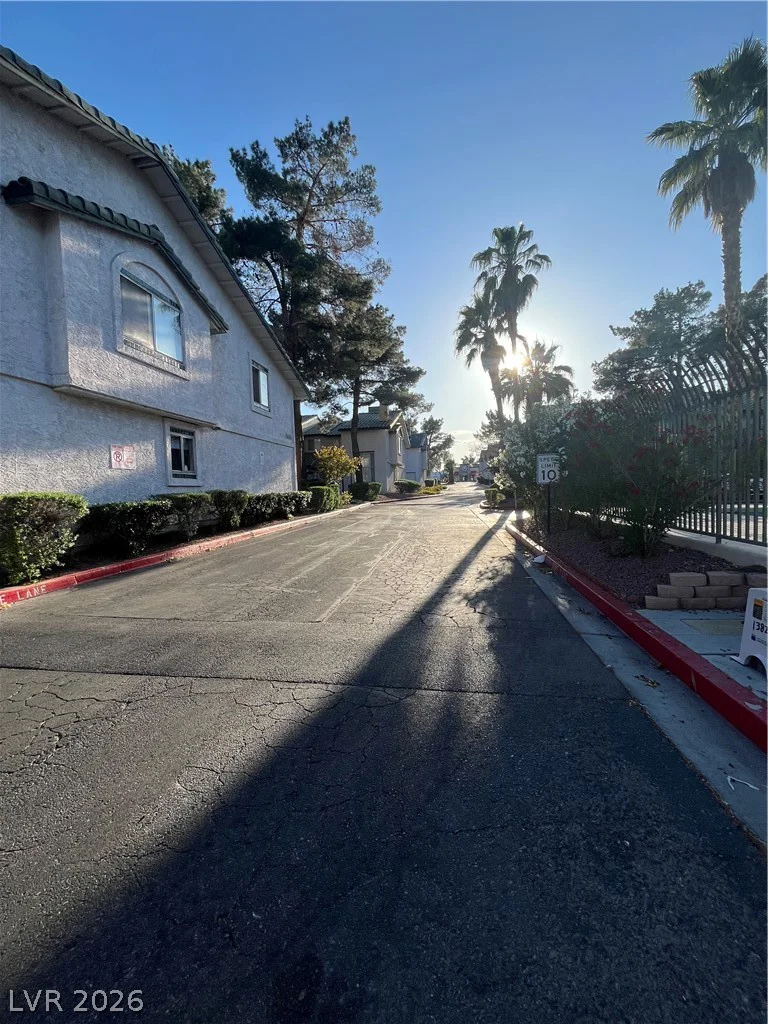 2480 Old Forge, Las Vegas, NV 89121