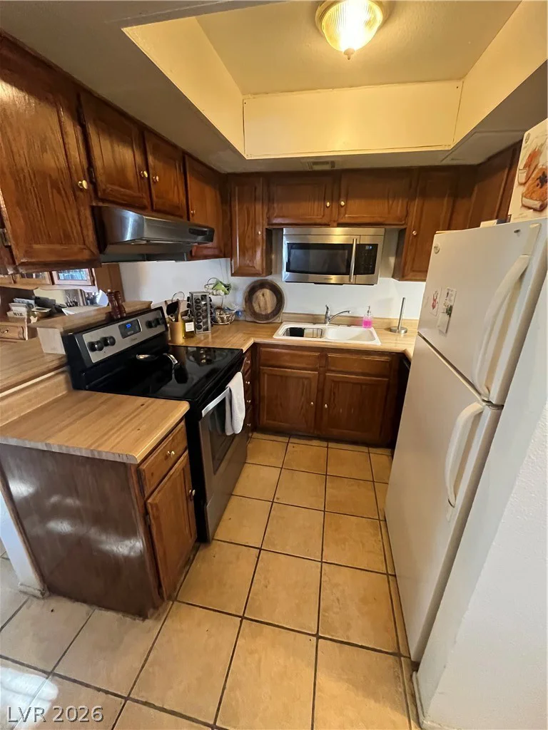 2480 Old Forge, Las Vegas, NV 89121