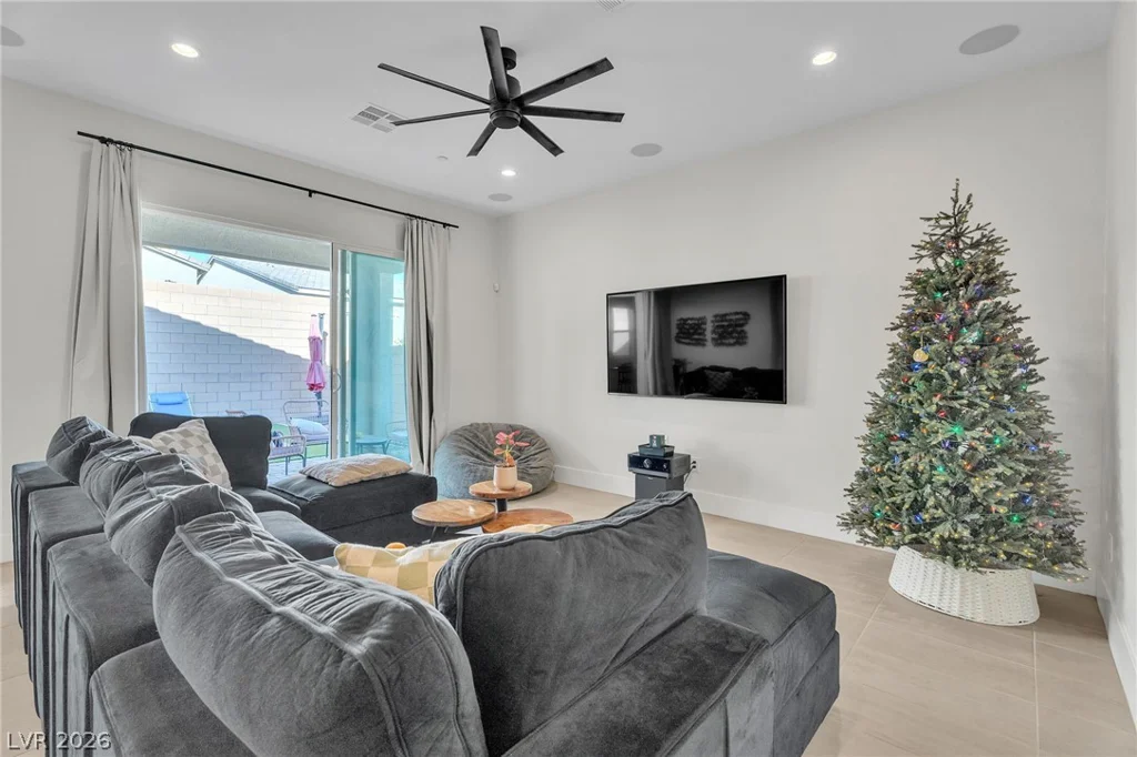 10214 Meandering Dell, Las Vegas, NV 89166