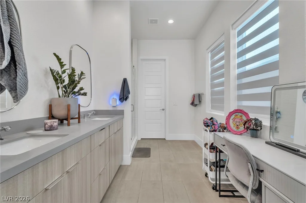10214 Meandering Dell, Las Vegas, NV 89166