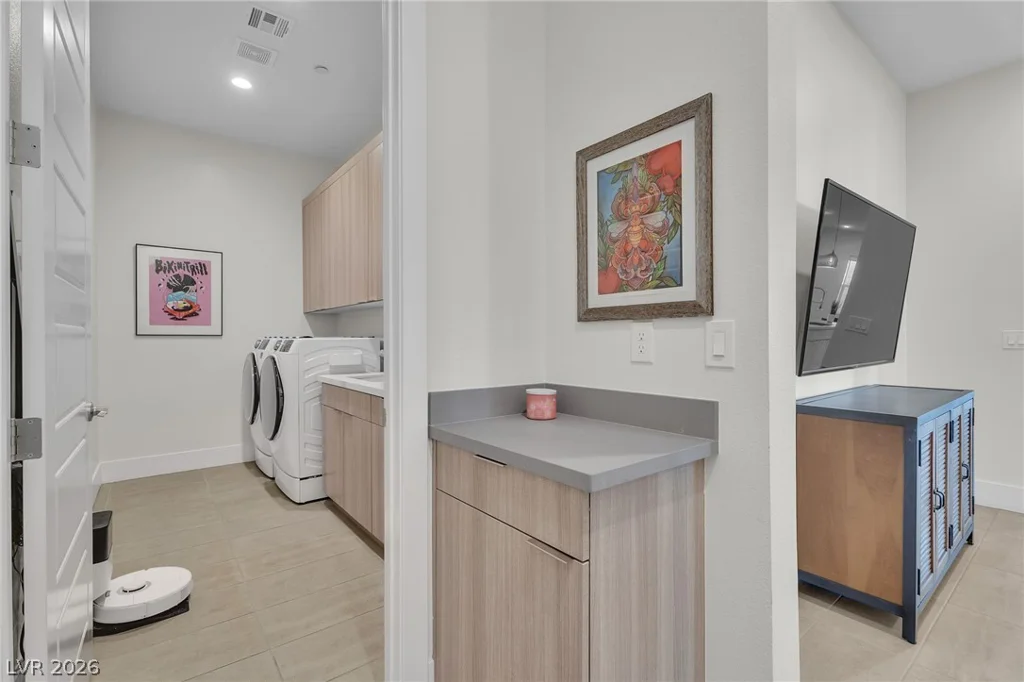 10214 Meandering Dell, Las Vegas, NV 89166