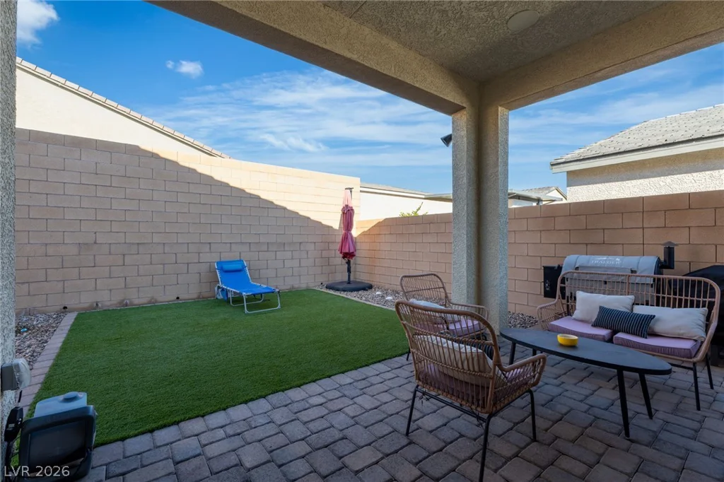10214 Meandering Dell, Las Vegas, NV 89166