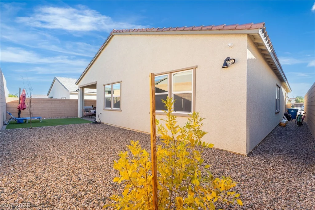 10214 Meandering Dell, Las Vegas, NV 89166