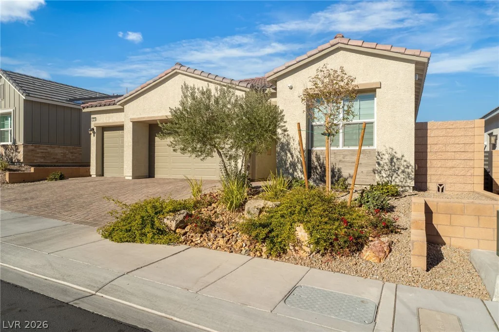 10214 Meandering Dell, Las Vegas, NV 89166