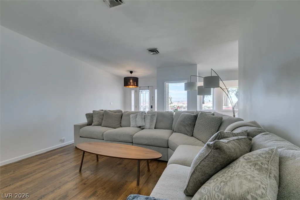892 Hollywood, Las Vegas, NV 89110
