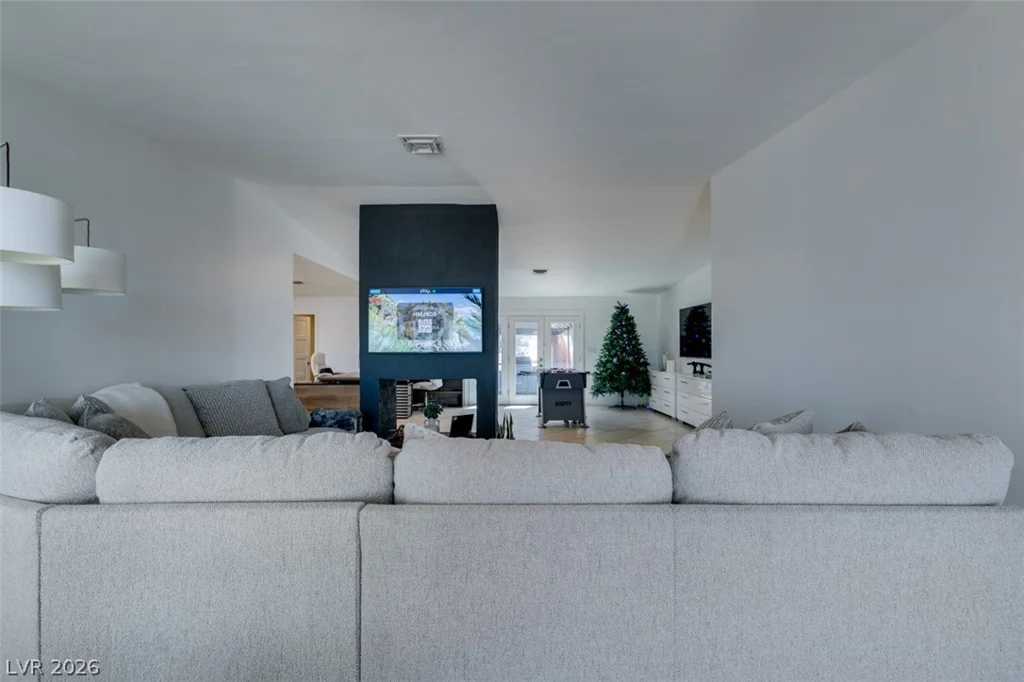 892 Hollywood, Las Vegas, NV 89110