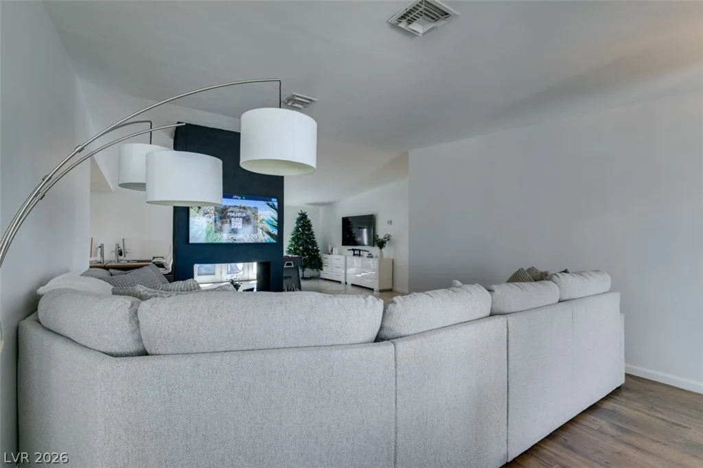 892 Hollywood, Las Vegas, NV 89110