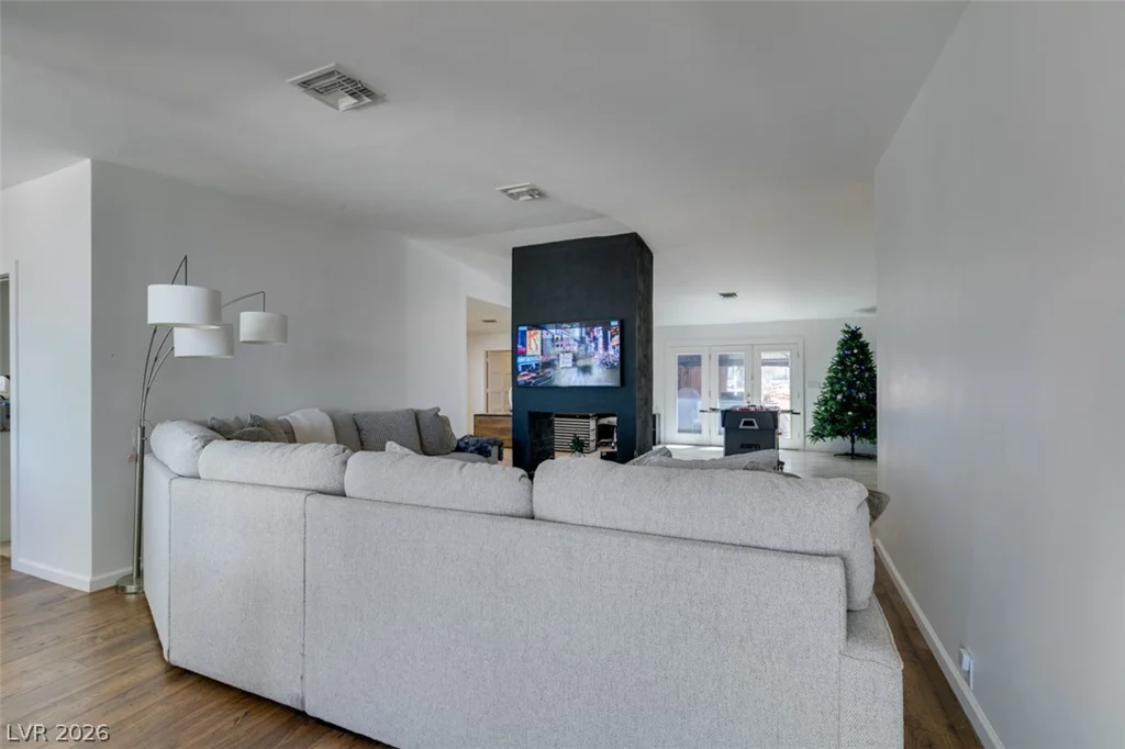 892 Hollywood, Las Vegas, NV 89110