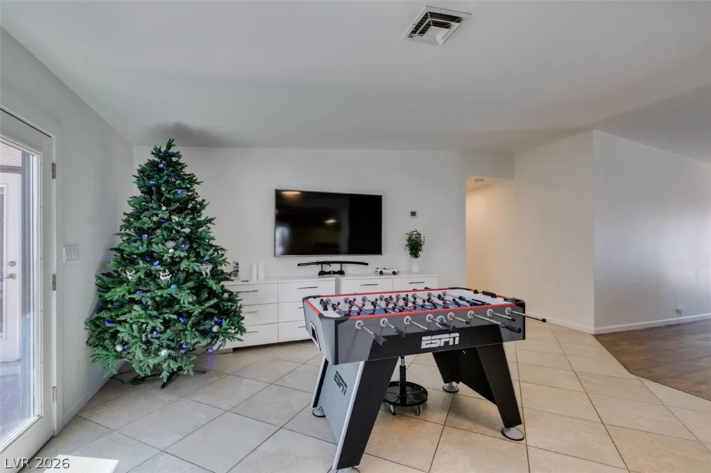 892 Hollywood, Las Vegas, NV 89110