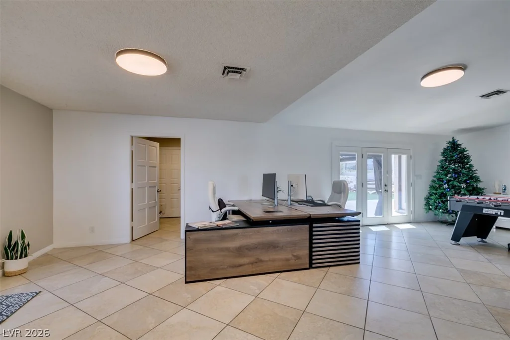892 Hollywood, Las Vegas, NV 89110