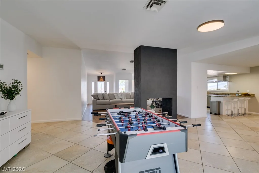 892 Hollywood, Las Vegas, NV 89110