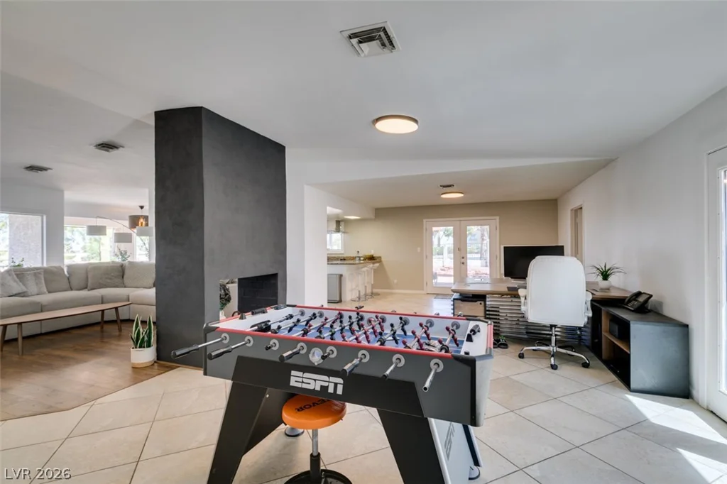 892 Hollywood, Las Vegas, NV 89110