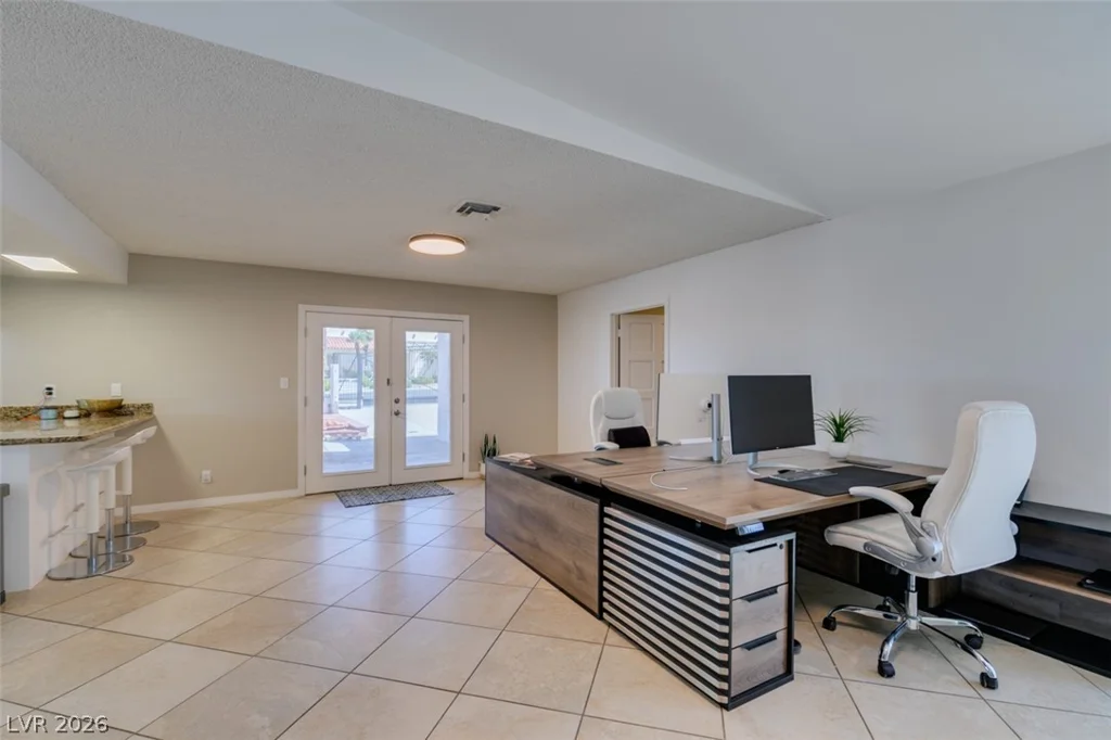 892 Hollywood, Las Vegas, NV 89110