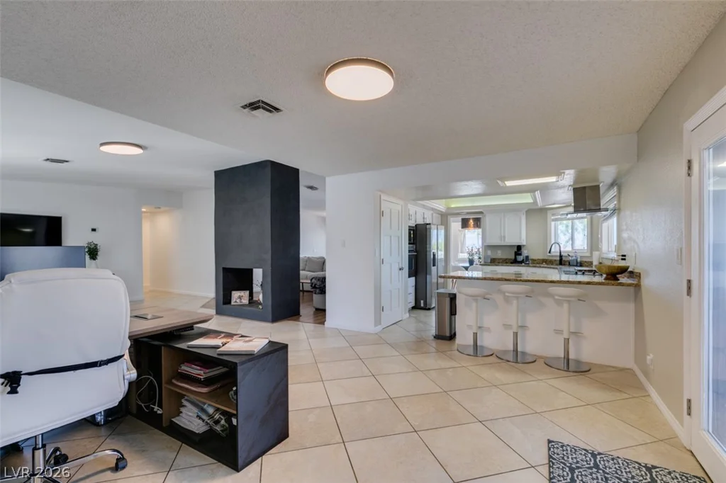 892 Hollywood, Las Vegas, NV 89110