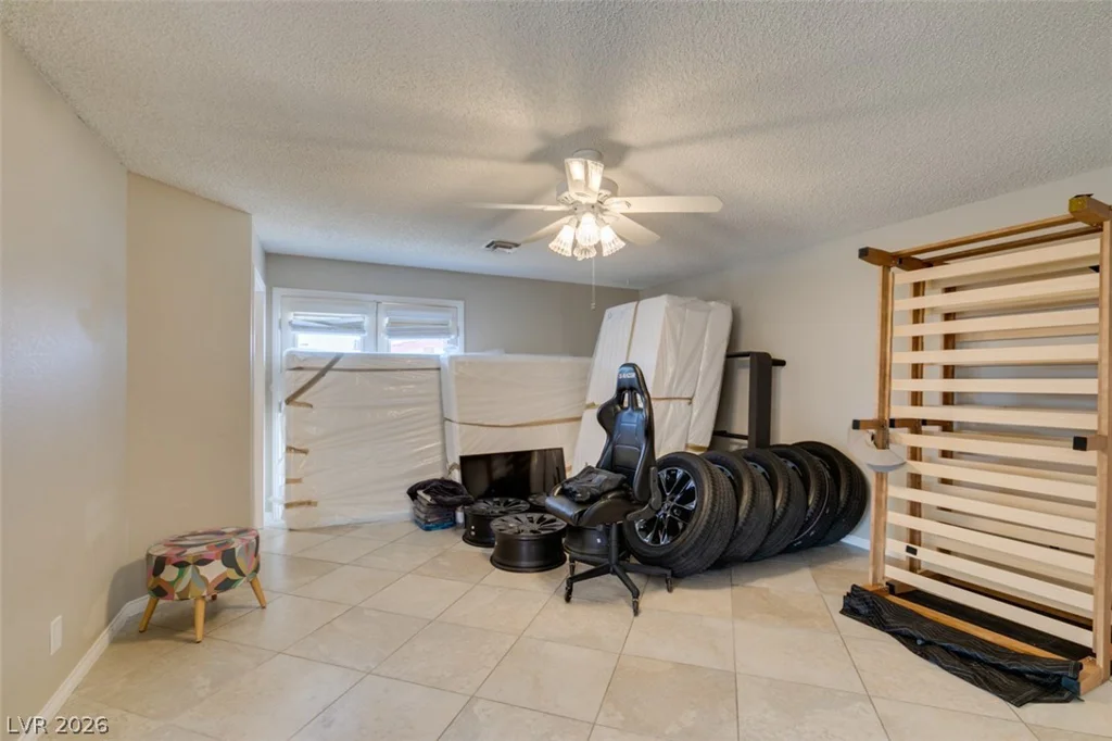 892 Hollywood, Las Vegas, NV 89110