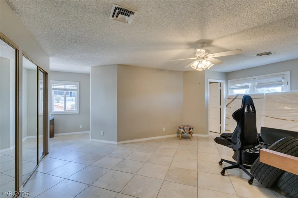 892 Hollywood, Las Vegas, NV 89110