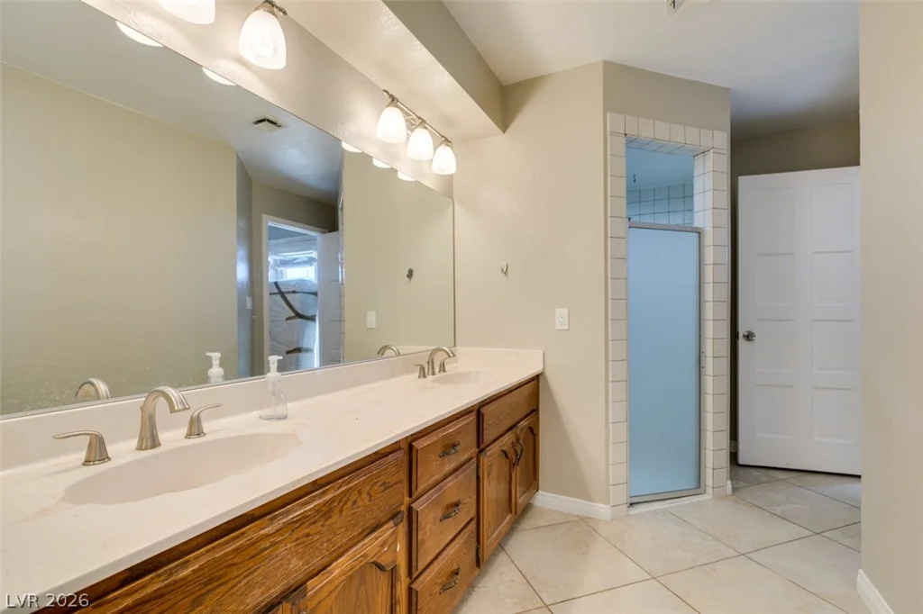892 Hollywood, Las Vegas, NV 89110