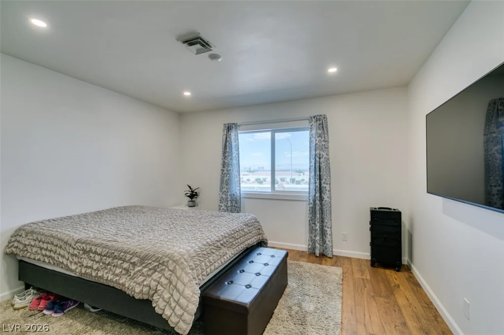 892 Hollywood, Las Vegas, NV 89110