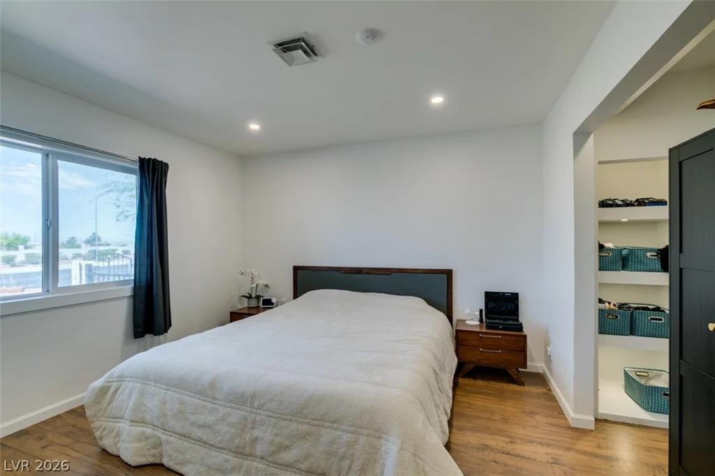 892 Hollywood, Las Vegas, NV 89110