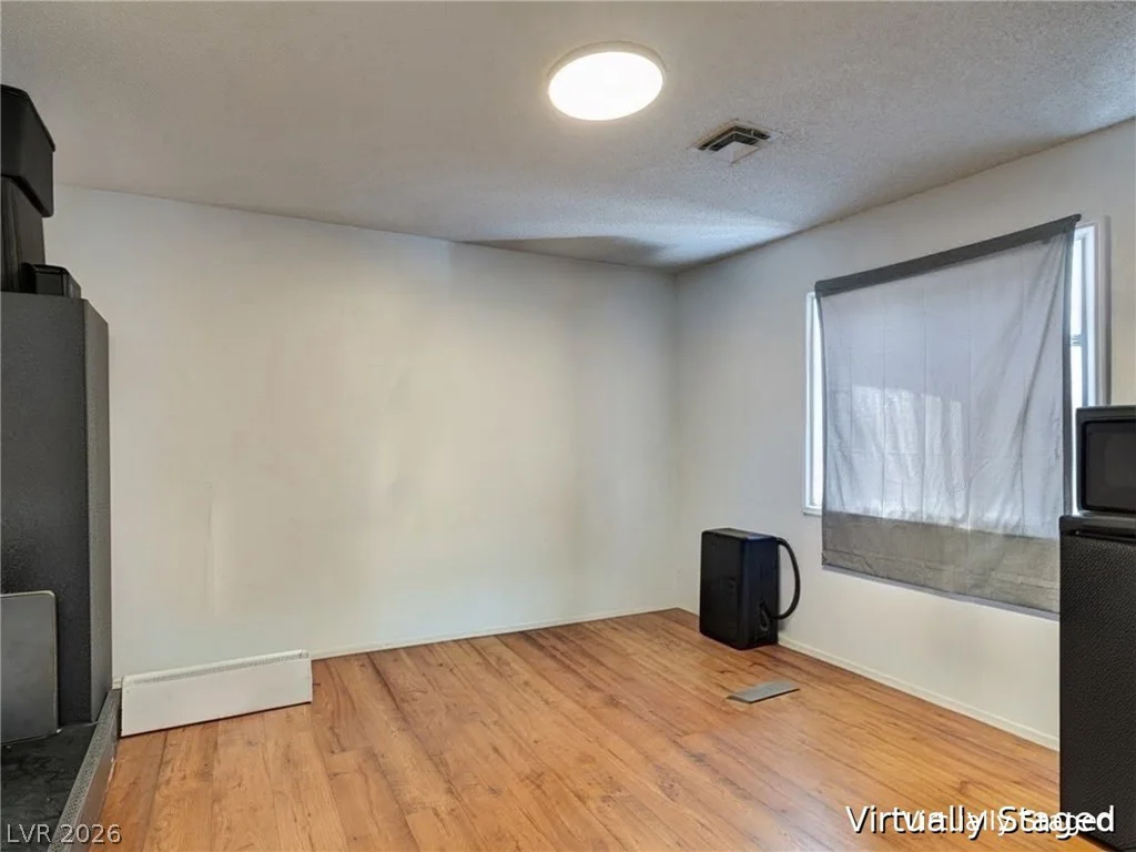 892 Hollywood, Las Vegas, NV 89110