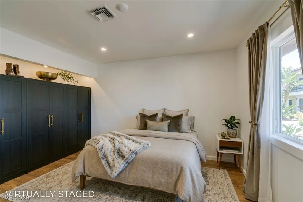 892 Hollywood, Las Vegas, NV 89110