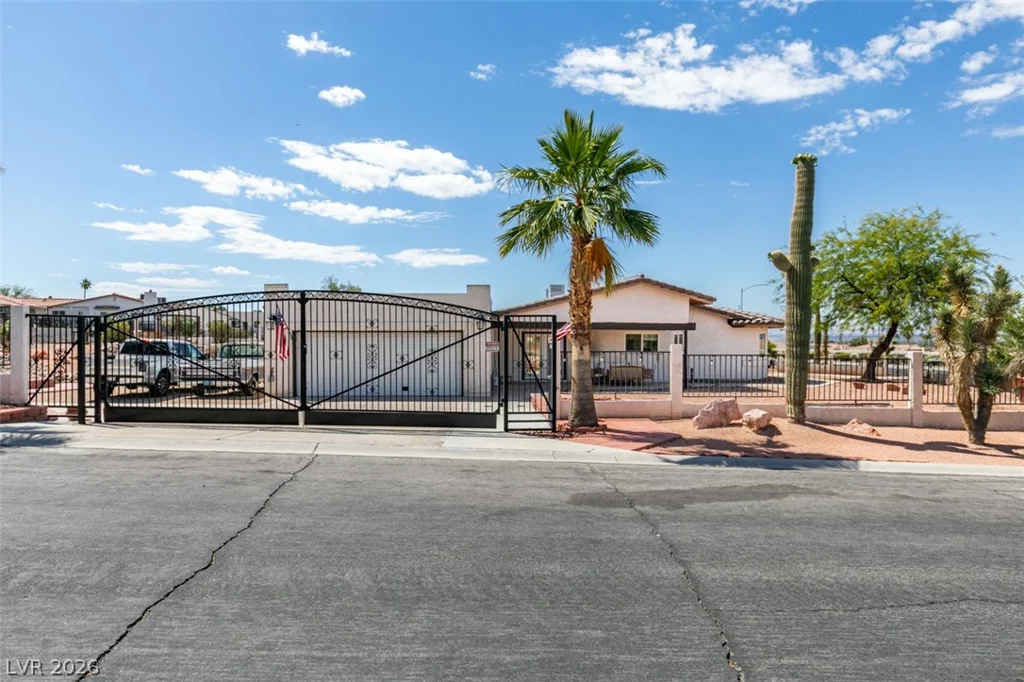 892 Hollywood, Las Vegas, NV 89110
