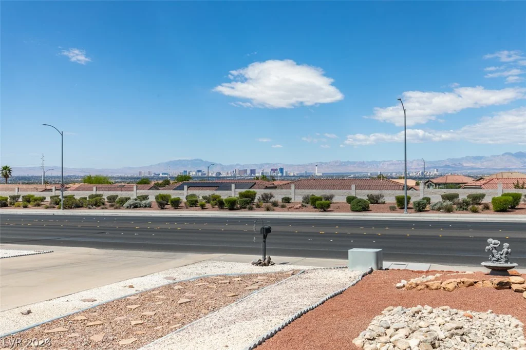892 Hollywood, Las Vegas, NV 89110