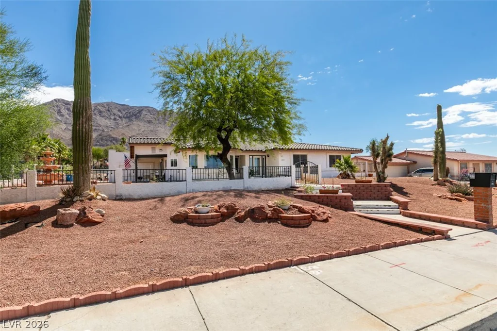 892 Hollywood, Las Vegas, NV 89110