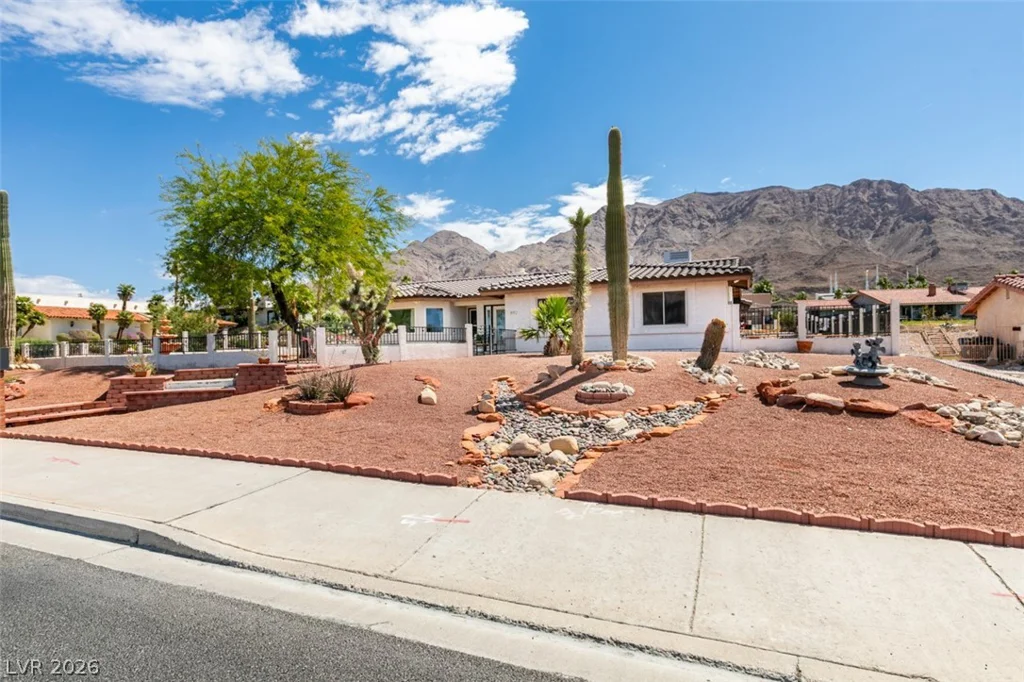 892 Hollywood, Las Vegas, NV 89110