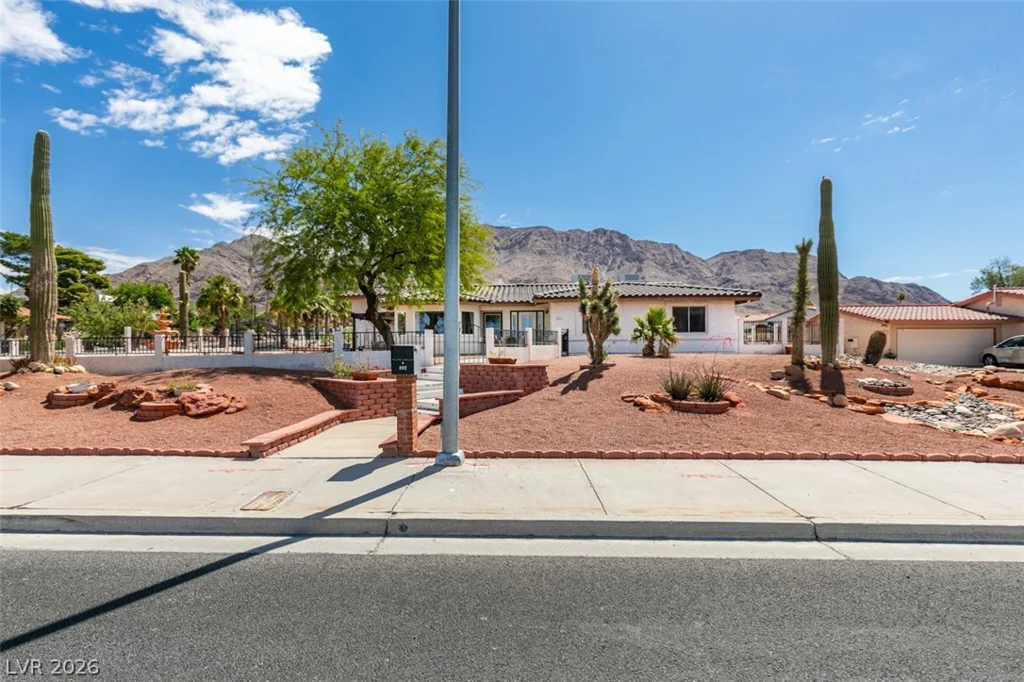 892 Hollywood, Las Vegas, NV 89110