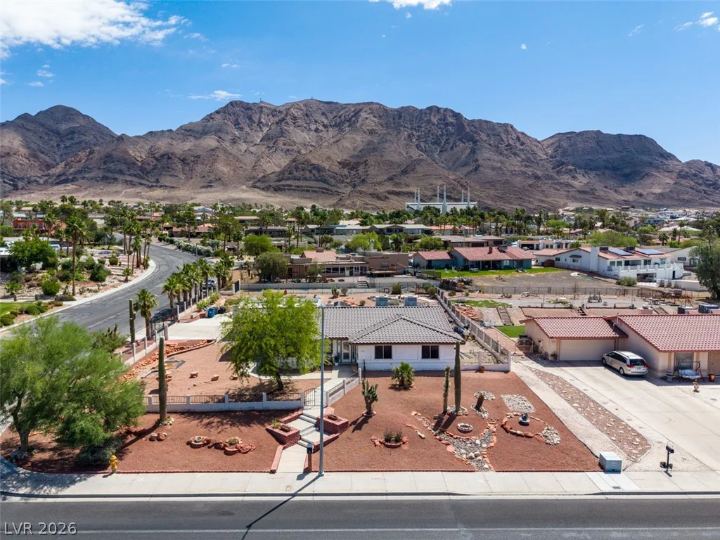 892 Hollywood, Las Vegas, NV 89110