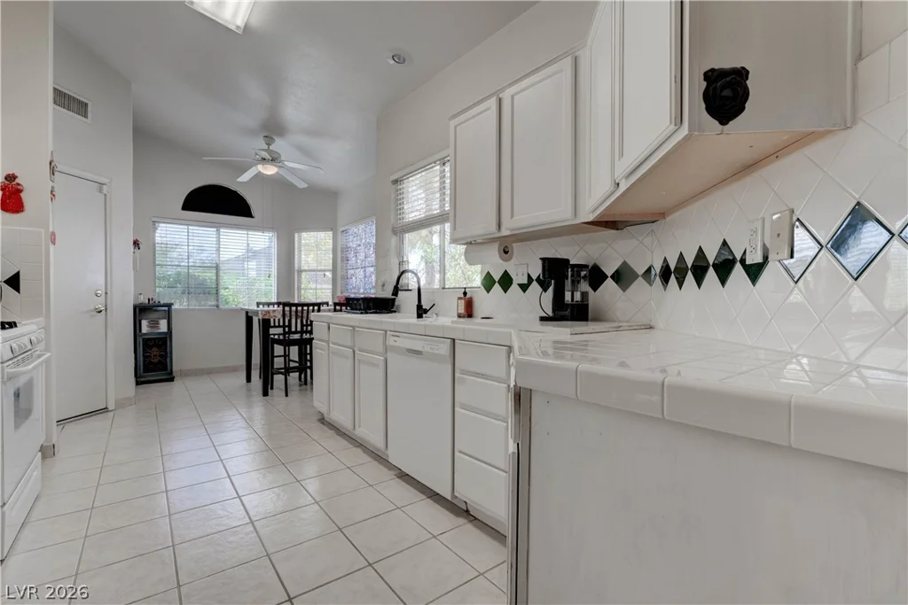 8378 Yamhill, Las Vegas, NV 89123