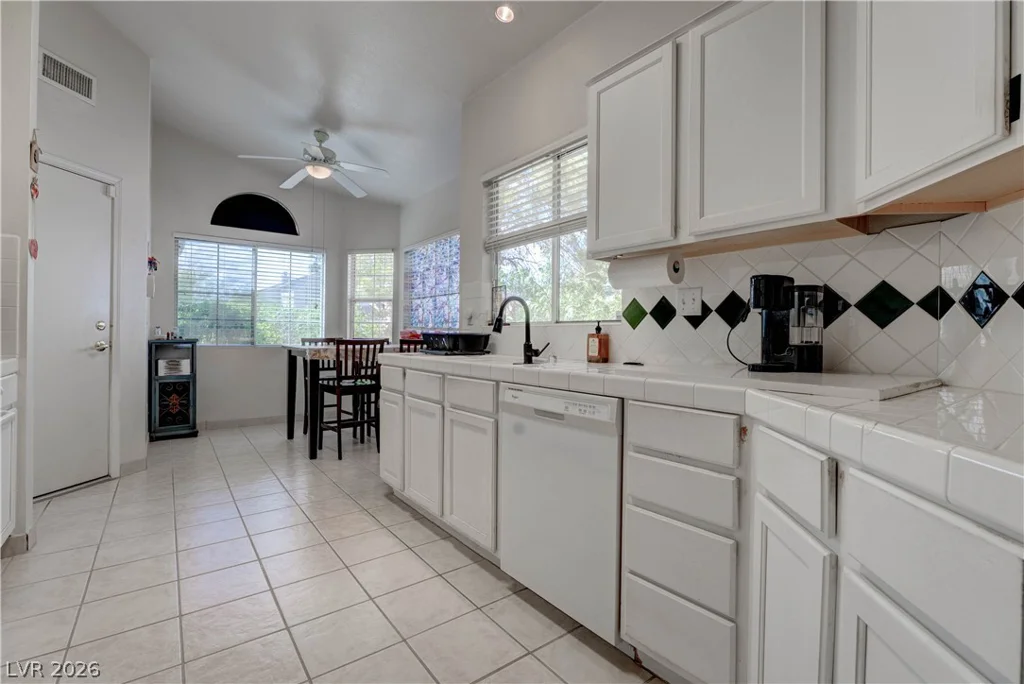 8378 Yamhill, Las Vegas, NV 89123