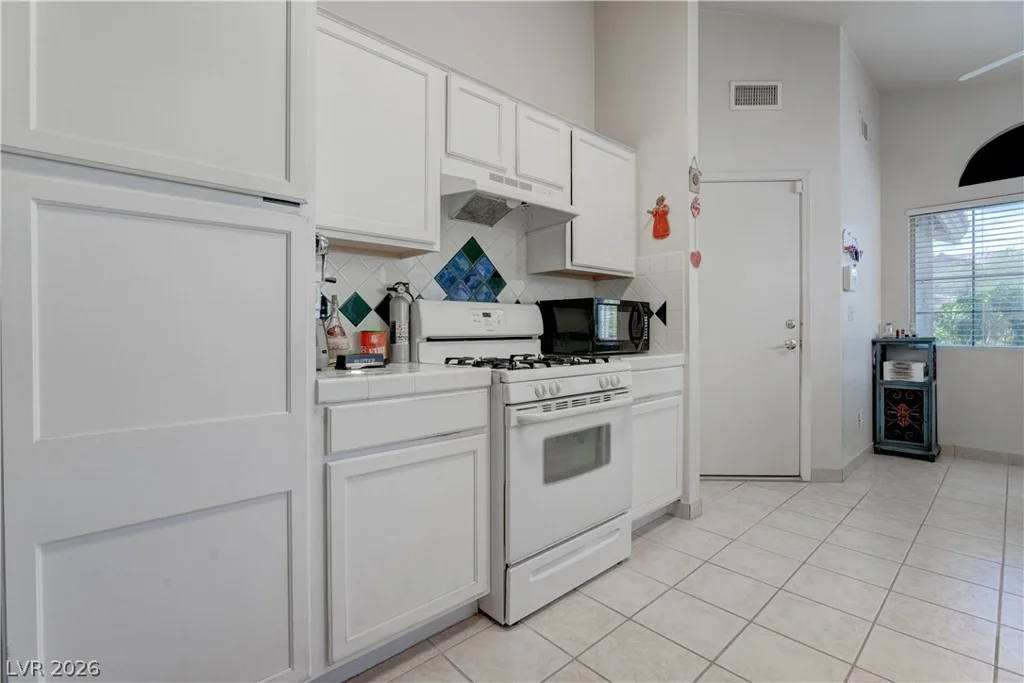 8378 Yamhill, Las Vegas, NV 89123