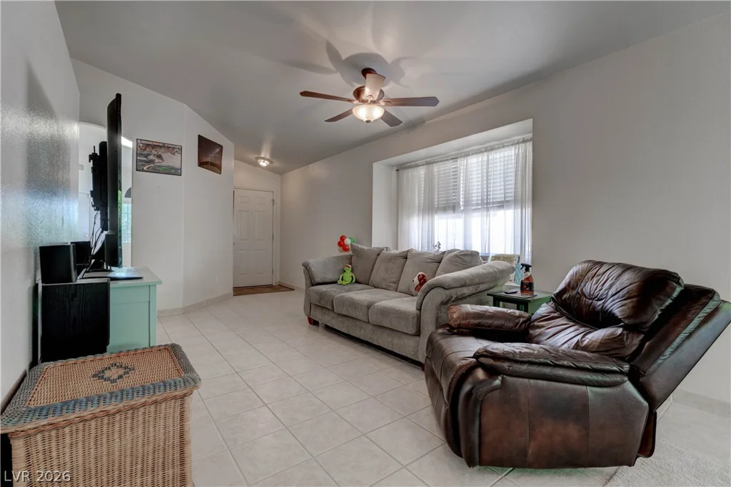 8378 Yamhill, Las Vegas, NV 89123
