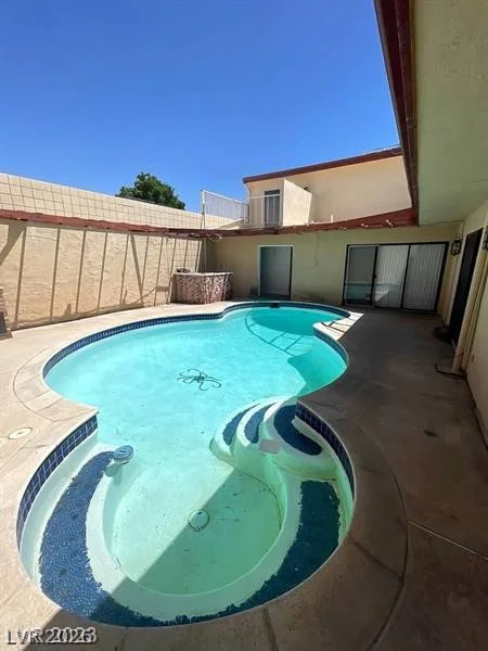 3797 Monument, Las Vegas, NV 89121