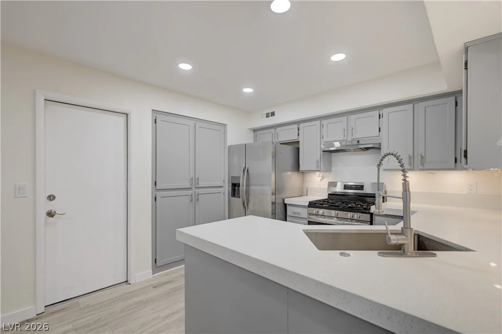 9548 Wooden Pier, Las Vegas, NV 89117
