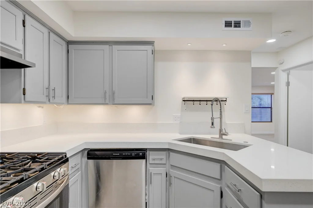 9548 Wooden Pier, Las Vegas, NV 89117