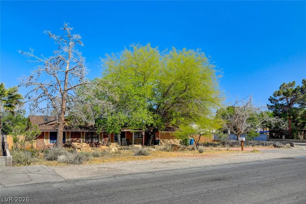 2690 Bronco, Las Vegas, NV 89146