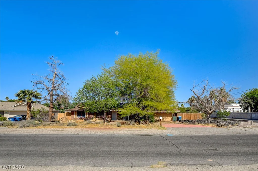 2690 Bronco, Las Vegas, NV 89146