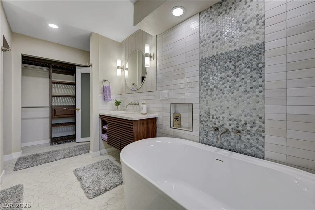 2719 Mason, Las Vegas, NV 89102