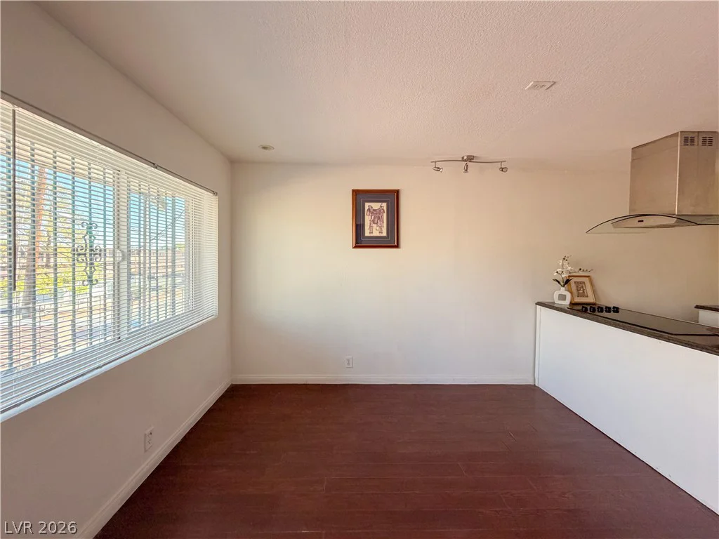 3712 Royal Crest, Las Vegas, NV 89119