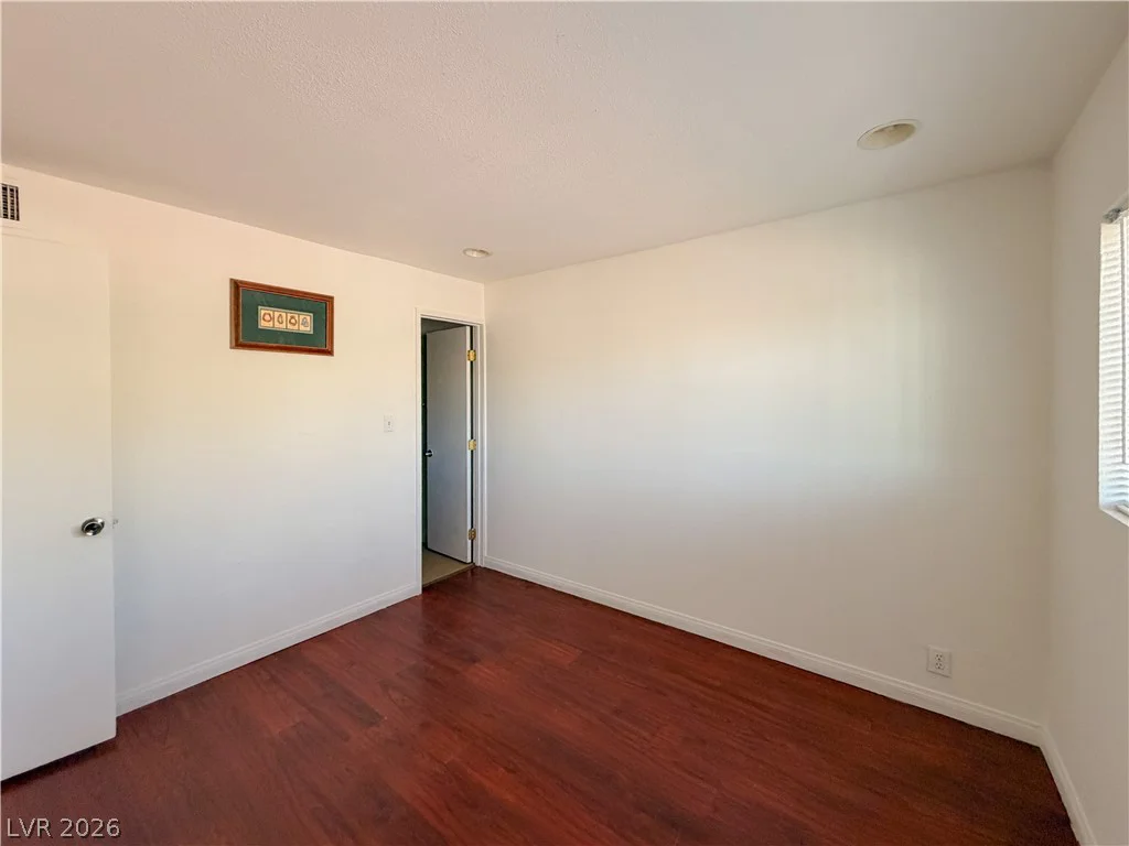 3712 Royal Crest, Las Vegas, NV 89119