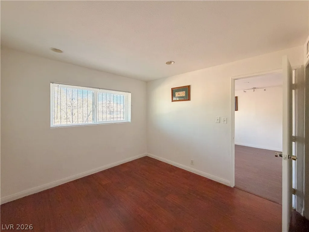 3712 Royal Crest, Las Vegas, NV 89119