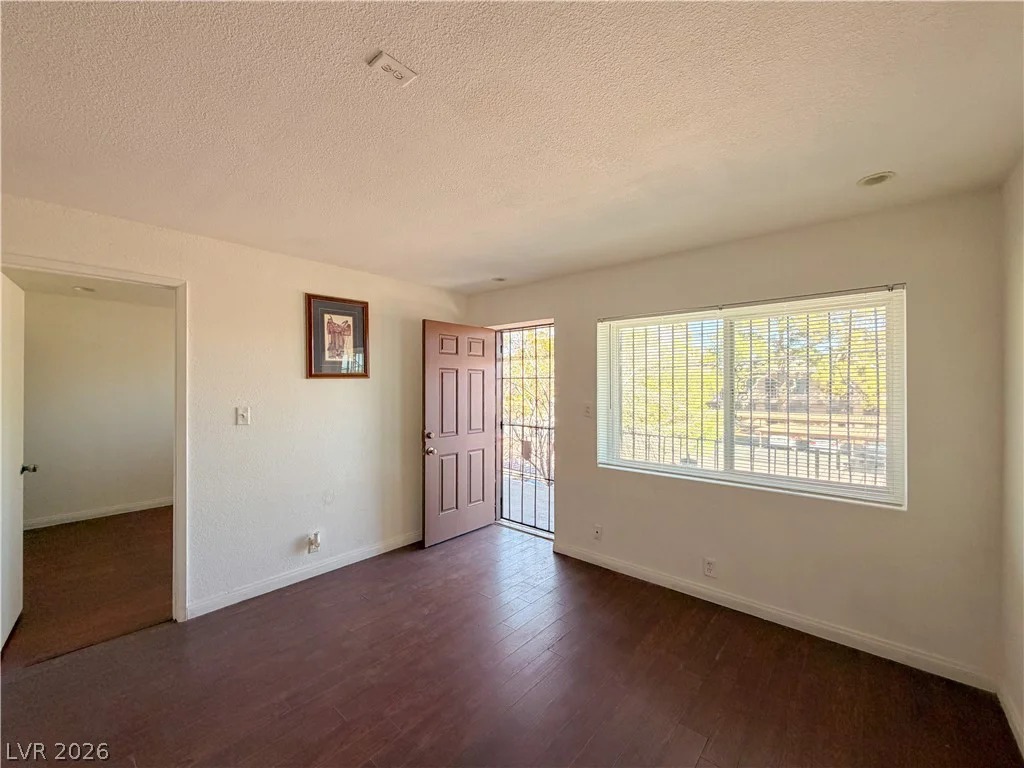3712 Royal Crest, Las Vegas, NV 89119