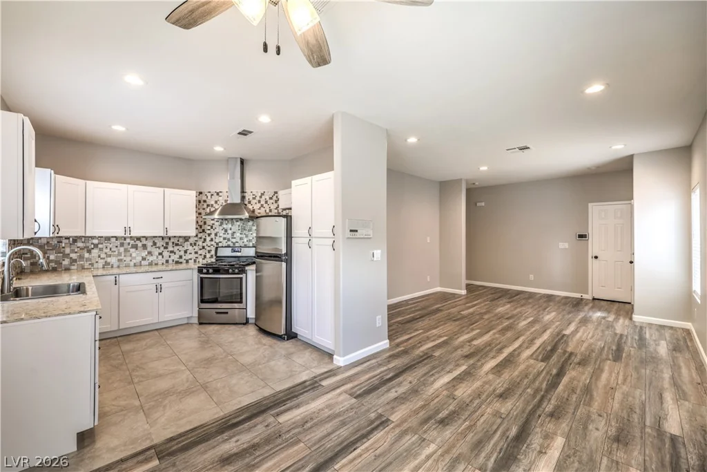 7842 Firefalls, Las Vegas, NV 89147