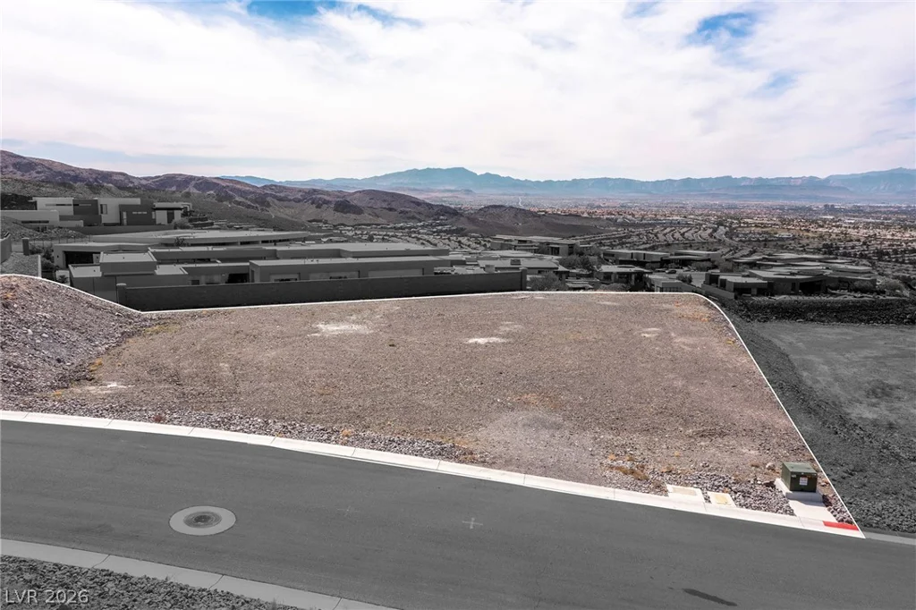 681 Dragon Point, Henderson, NV 89012